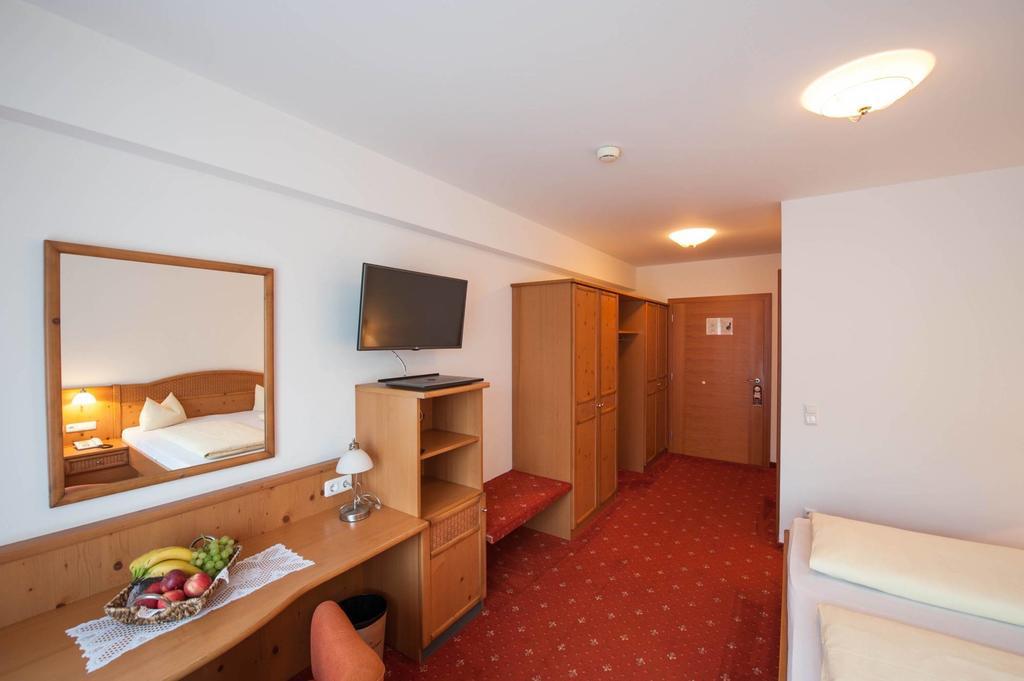 Hotel Juchhof Лермос Екстериор снимка